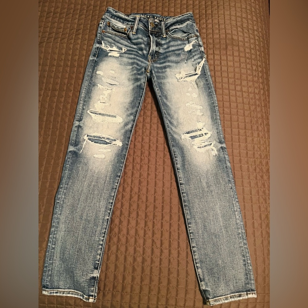 Young men’s American Eagle distressed jeans, 28x30